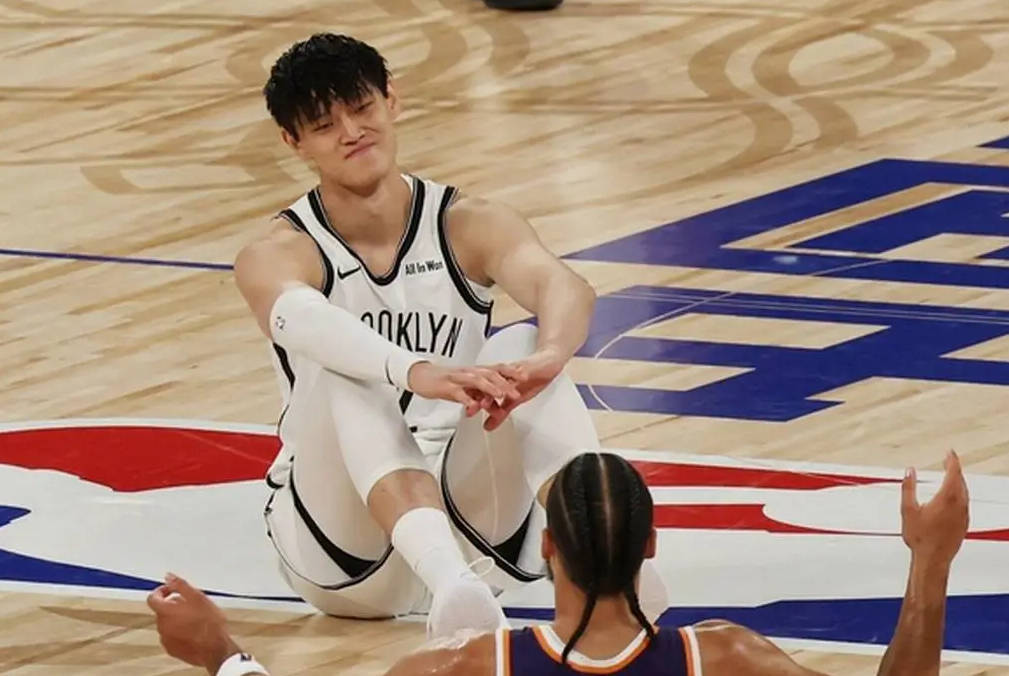 曾凡博谈篮网首秀：很幸运 受伤后能打高水平比赛